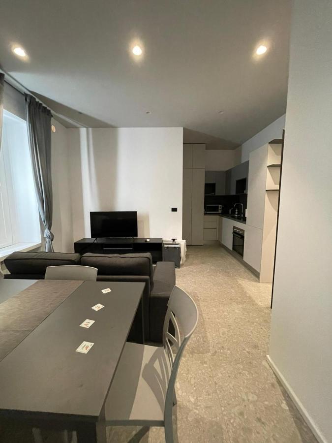 De Luca 6 Apartments Salerno Exterior foto